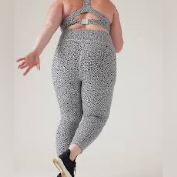 ATHLETA SALUTATION STASH II TEXTURED TIGHT - Picture 5 of 13